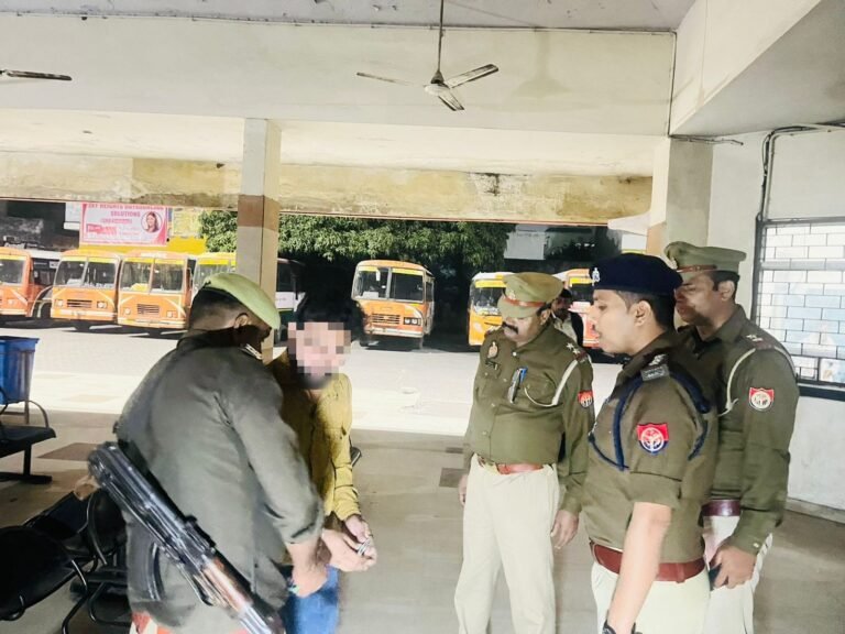दिल्ली विस्फोट के बाद मेरठ में हाई अलर्ट,पुलिस ने चेकिंग अभियान तेज किया, डॉग स्क्वायड, बम निरोधक दस्ता तैनात